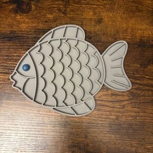Grey Silicone Fish Shaped Lick Mat Slow Feeder for Cats Enrichment Toy